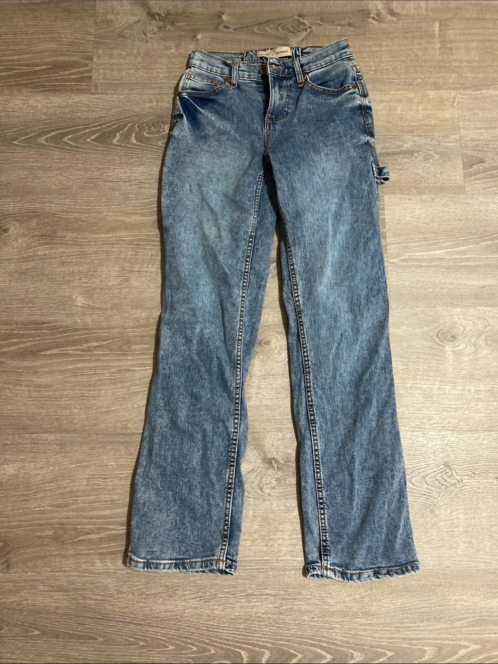 Levi's Straight Leg Jeans in Medium Blue Wash